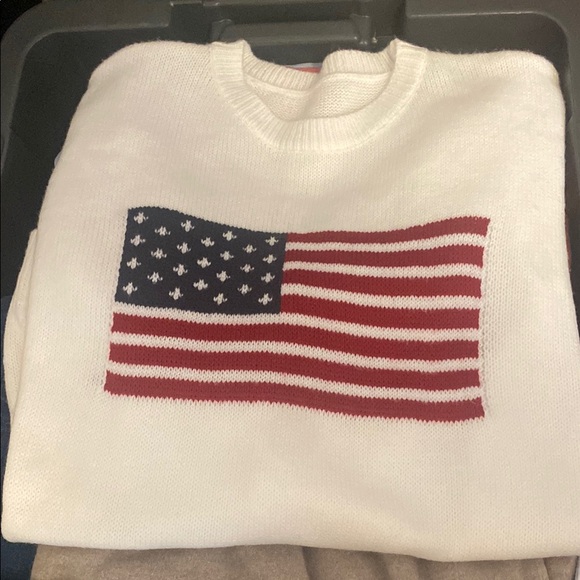 Sweaters - XL White Sweater with American Flag Design